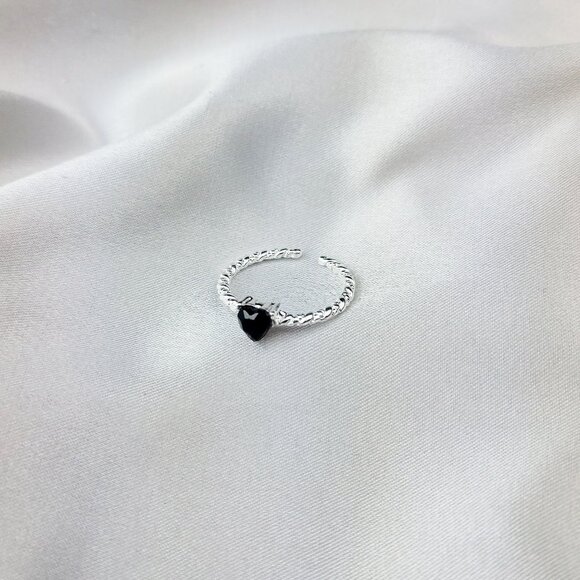 Dark Hearts Ring - Picture 4 of 4